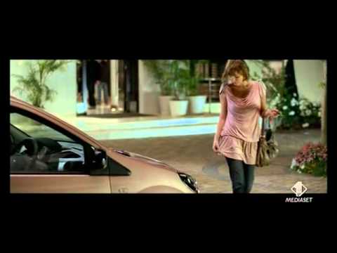 Rumoer om lesbische scene in Renault Twingo-spotje