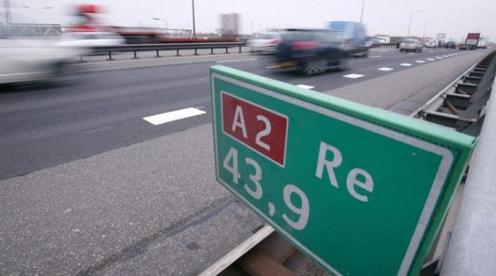 Nationale test met semi-zelfrijdende auto's op A2