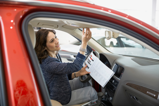 Vrouw in auto