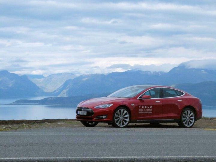 Tesla betaalt vervolging in Noorwegen af