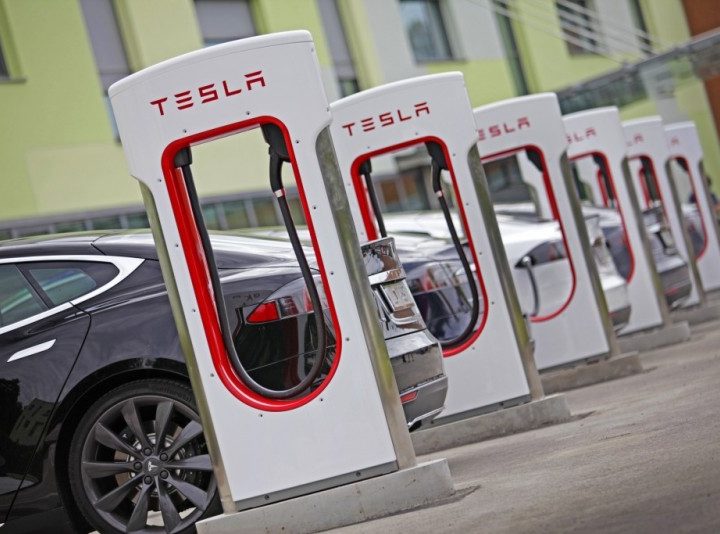 Musk draait weer: toch gratis opladen