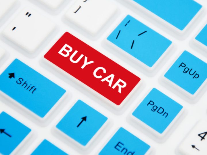Mantel hoogtepunt stel voor Autotrack introduceert online kopen-service | Automotive Online